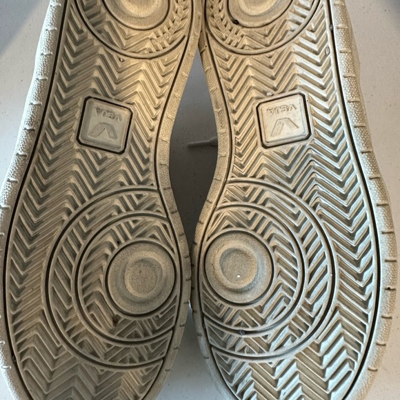 VEJA sneakers with blue and red. - Picture 5 of 5